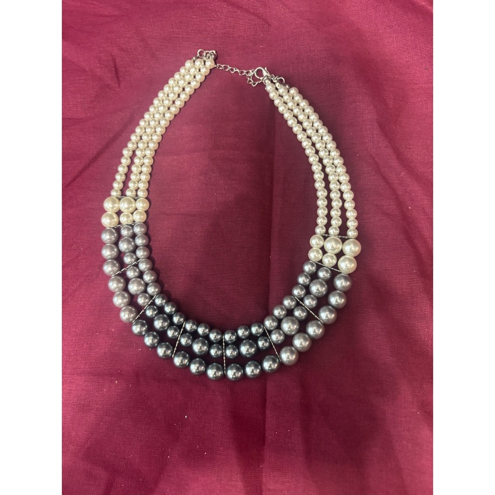 Gray /white faux pearl necklace
